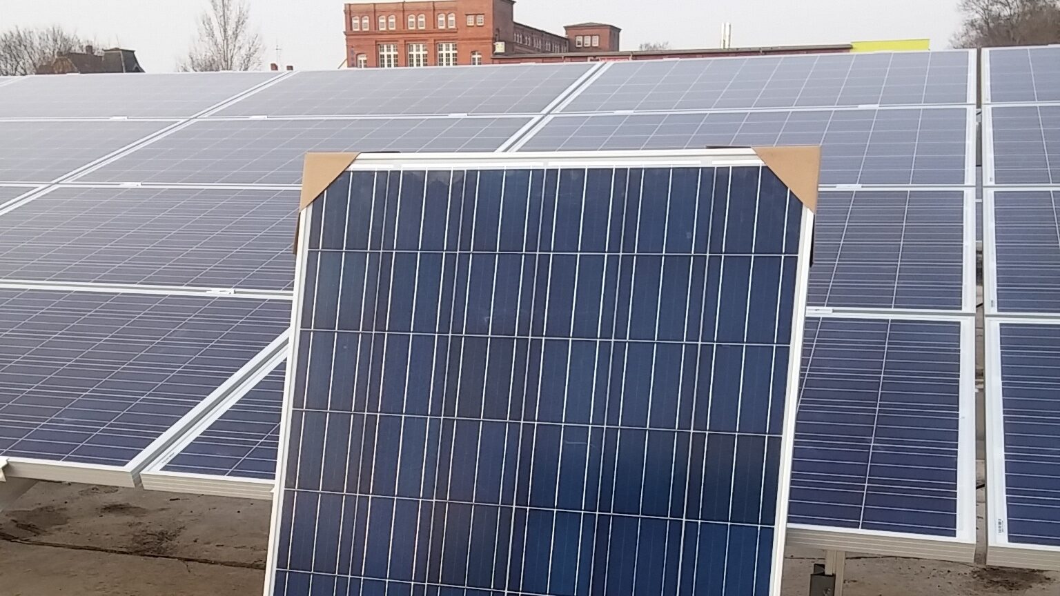 Die besten Photovoltaik-Firmen mit PV-Anlage in Niederbayern – ein Erfahrungsbericht aus der Redaktion 3 fabersam photovoltaic 1306024 edited